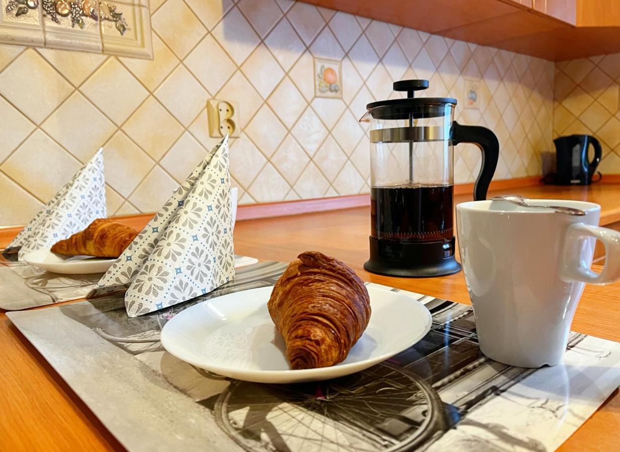 Apartament Rowerlovy Apartment Валбжих Екстериор снимка