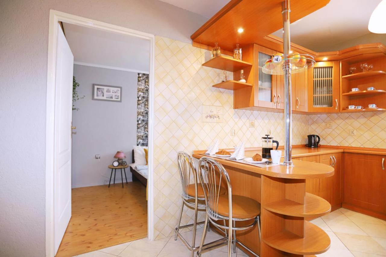 Apartament Rowerlovy Apartment Валбжих Екстериор снимка
