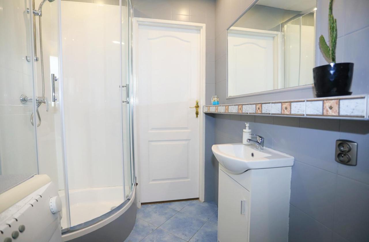 Apartament Rowerlovy Apartment Валбжих Екстериор снимка